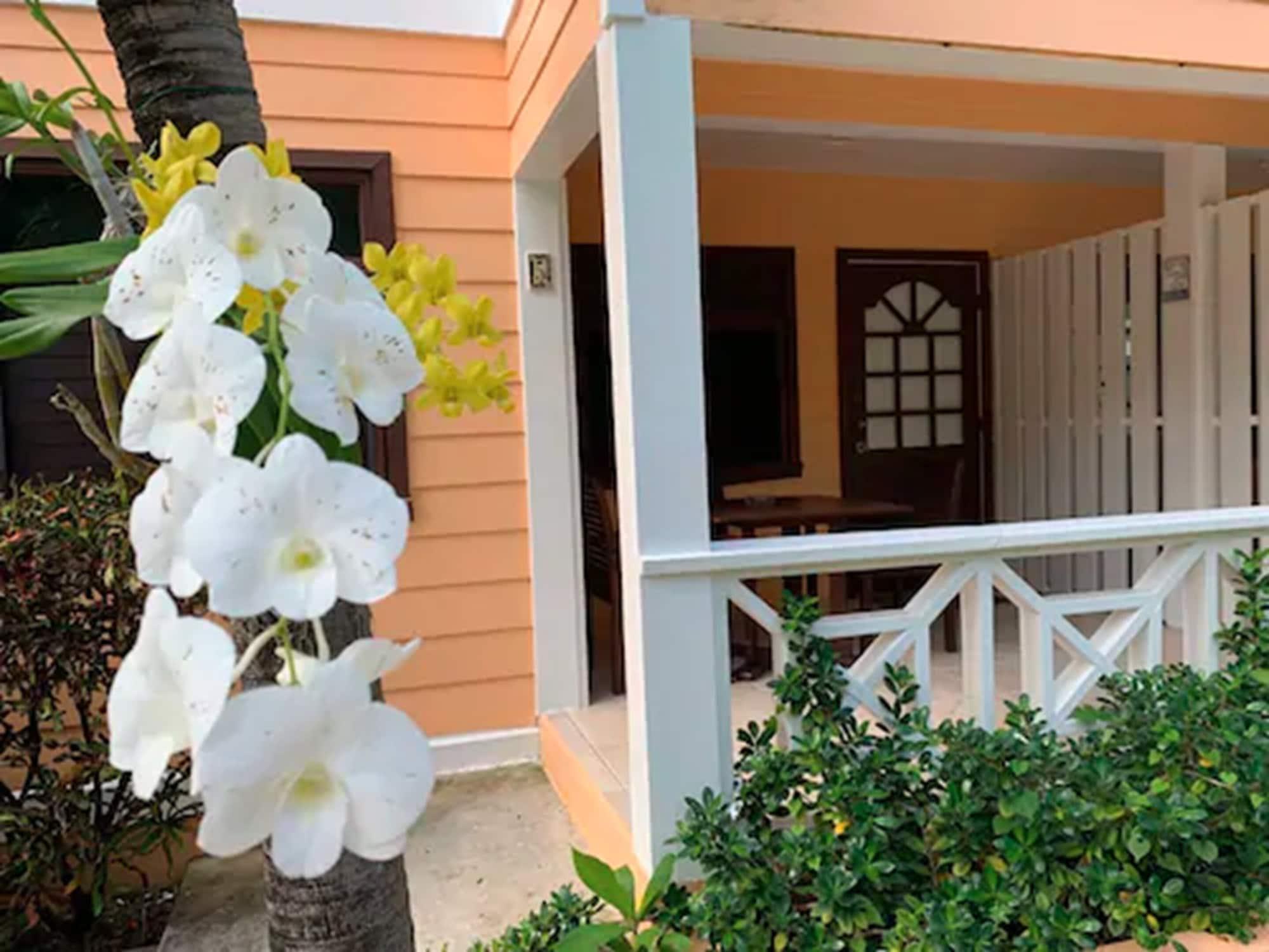 Buccaneer Beach Club Dickenson Bay Exterior photo