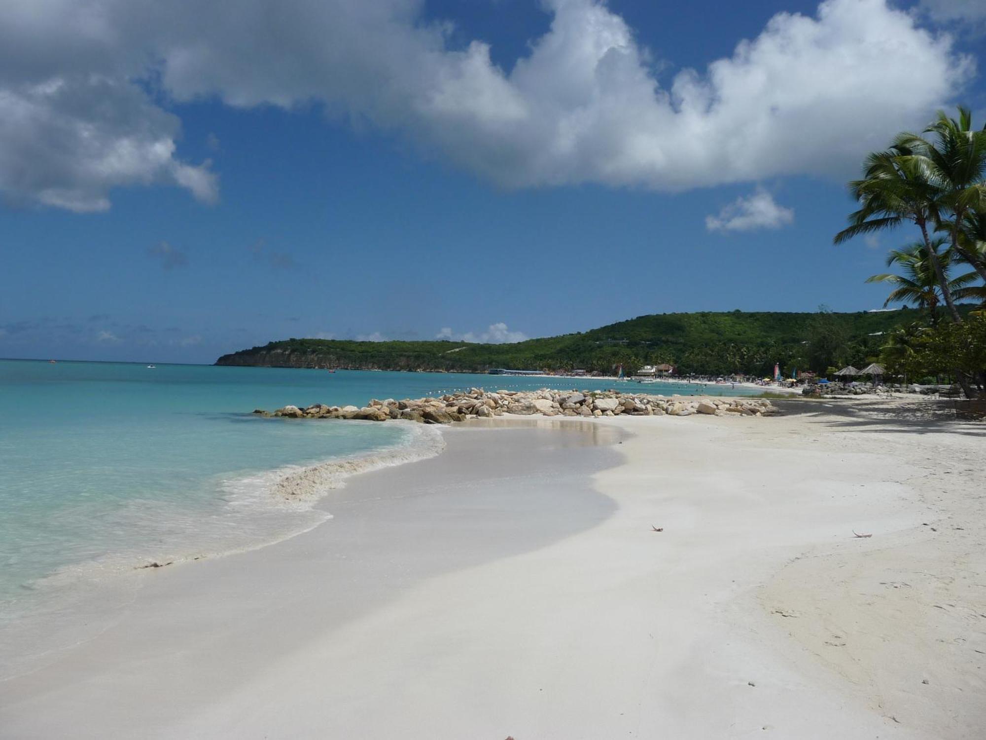 Buccaneer Beach Club Dickenson Bay Exterior photo
