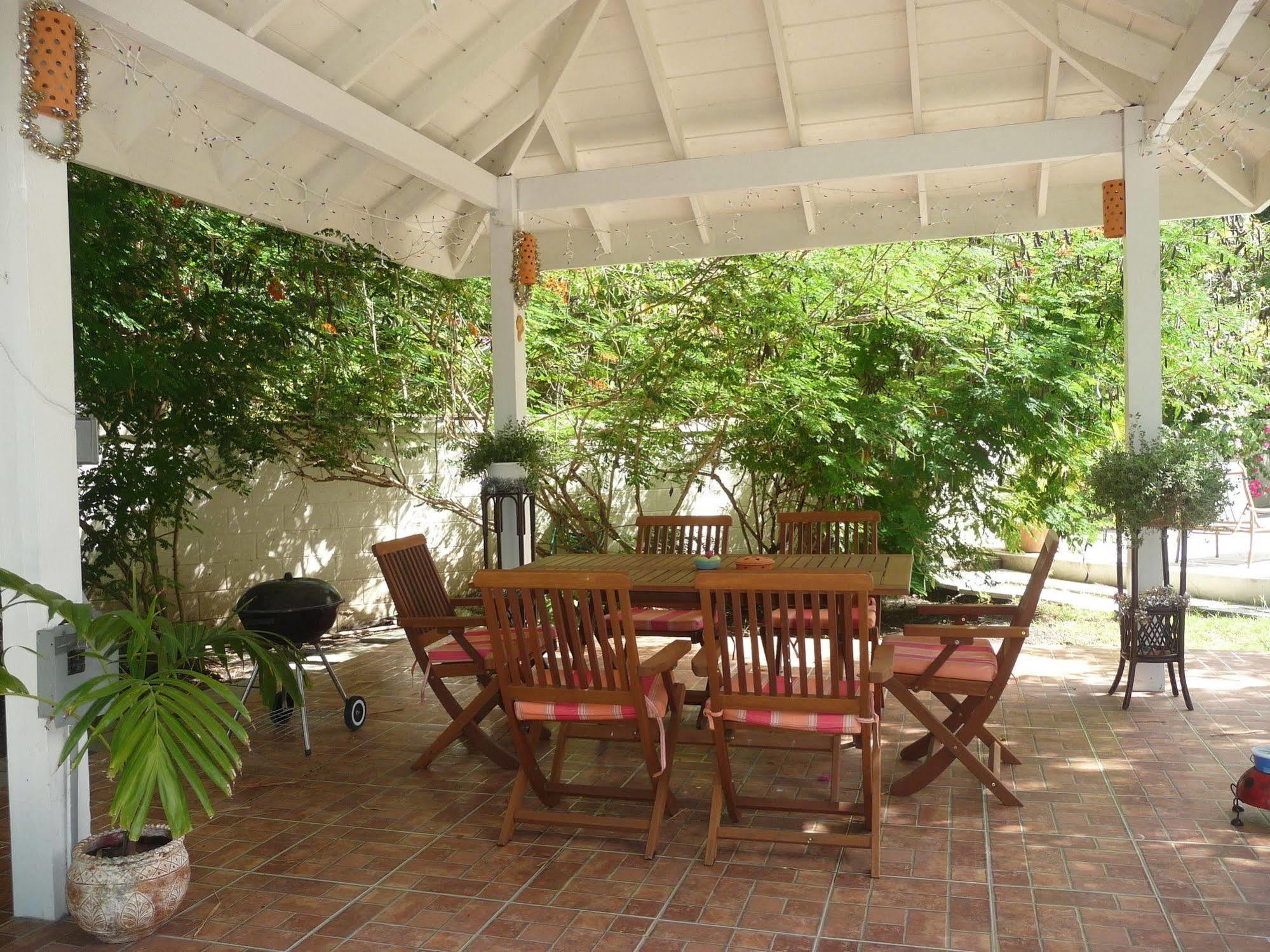 Buccaneer Beach Club Dickenson Bay Exterior photo